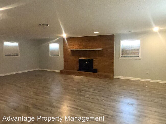 Building Photo - 4 br, 1.5 bath House - 3358 Brockcrest Cv.