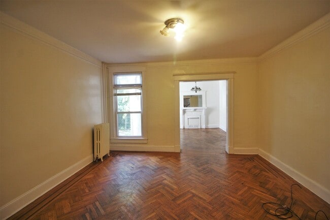 Building Photo - 2026/2027 JHU Off-campus housing for 2019 5bd/2ba w/ W/D! Available 6/15/26