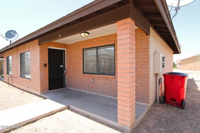 Building Photo - 9975 W Lynx Dr