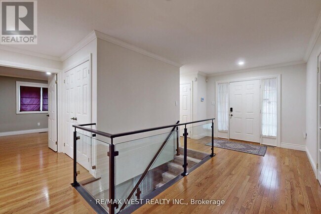 Building Photo - 499 Reynolds St