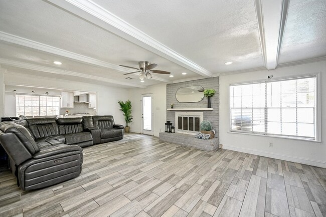 Photo - 5506 Pebble Springs Dr House