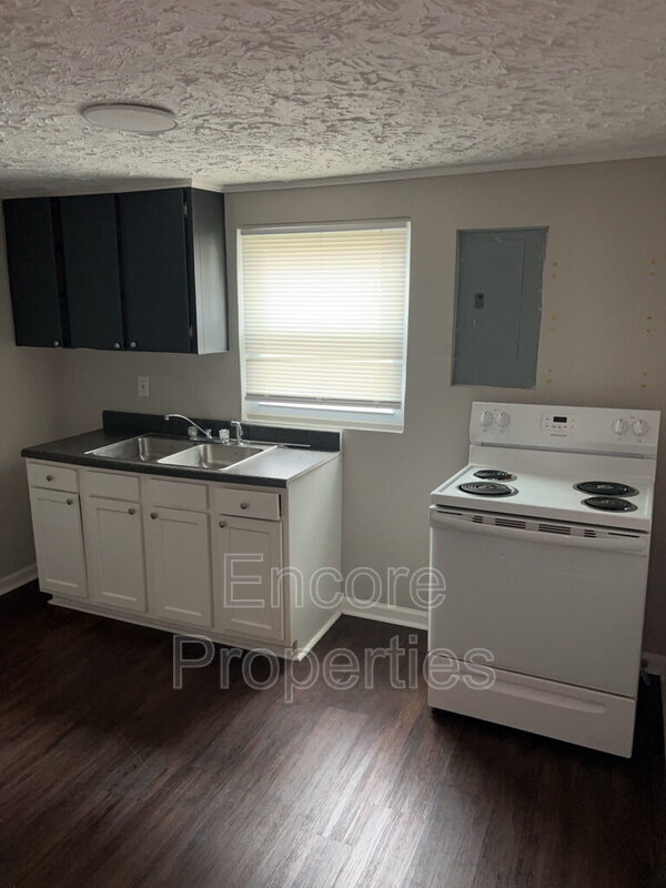 Foto del edificio - 535 Harper Rd