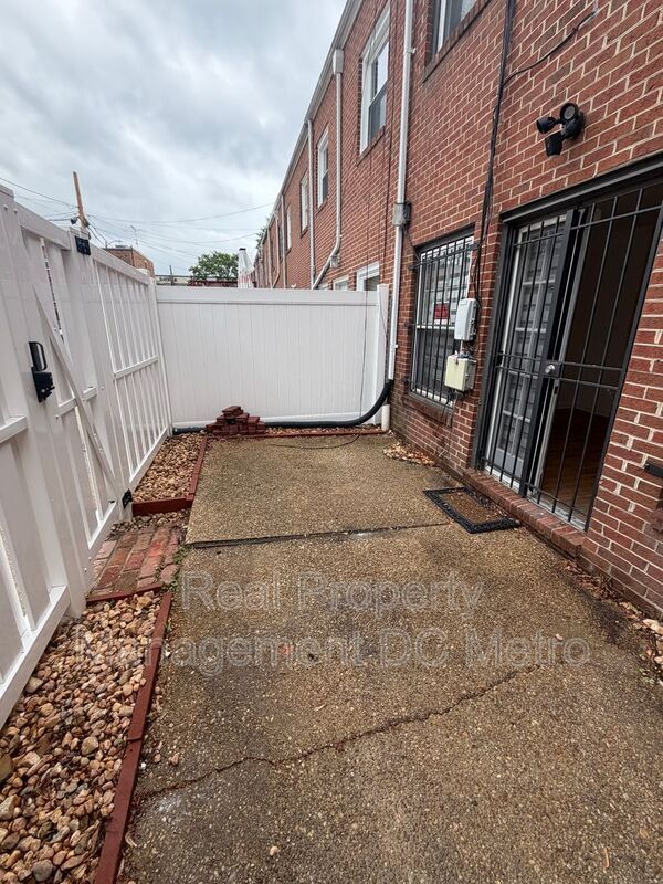 Foto del edificio - 1406 Carrollsburg Pl SW