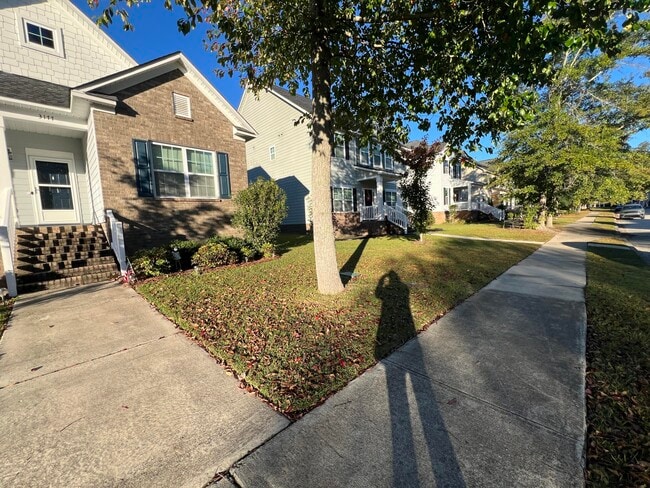 Foto del edificio - 3177 Mayflower Ln