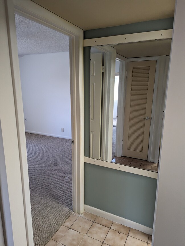 Photo - 517 Flanders K Apartment