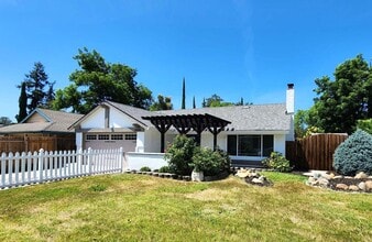 Building Photo - 6020 Cheshire Way
