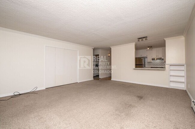 Building Photo - 3470 S Poplar St