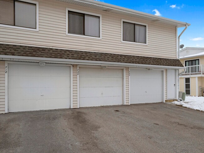Foto del edificio - 720 Whitesail Dr