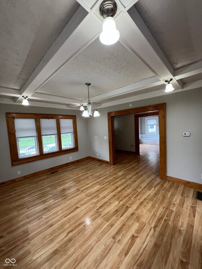 Building Photo - 315 E 33rd St