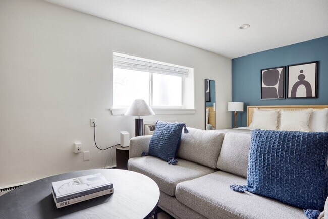 Building Photo - RECENTLY RENOVATED BRIGHTON STUDIO!!!  PET...