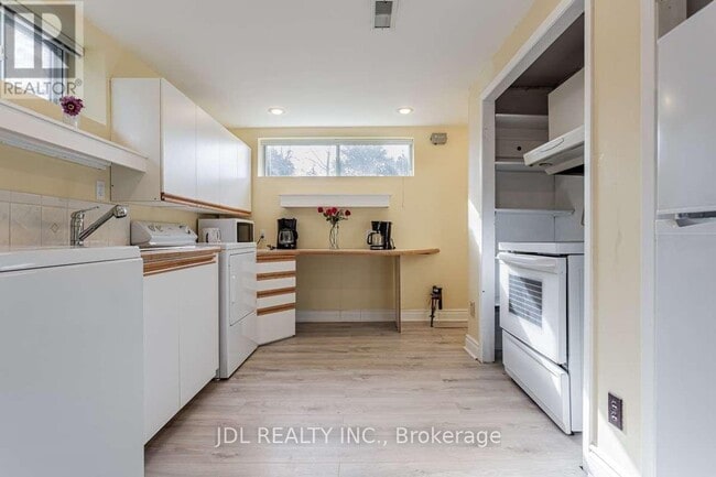 Building Photo - 50 Silverview Dr