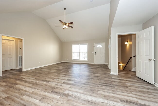 Building Photo - 2920 Bragg Ct