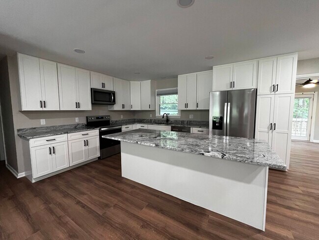Foto del edificio - 5620 Blue Spruce Dr
