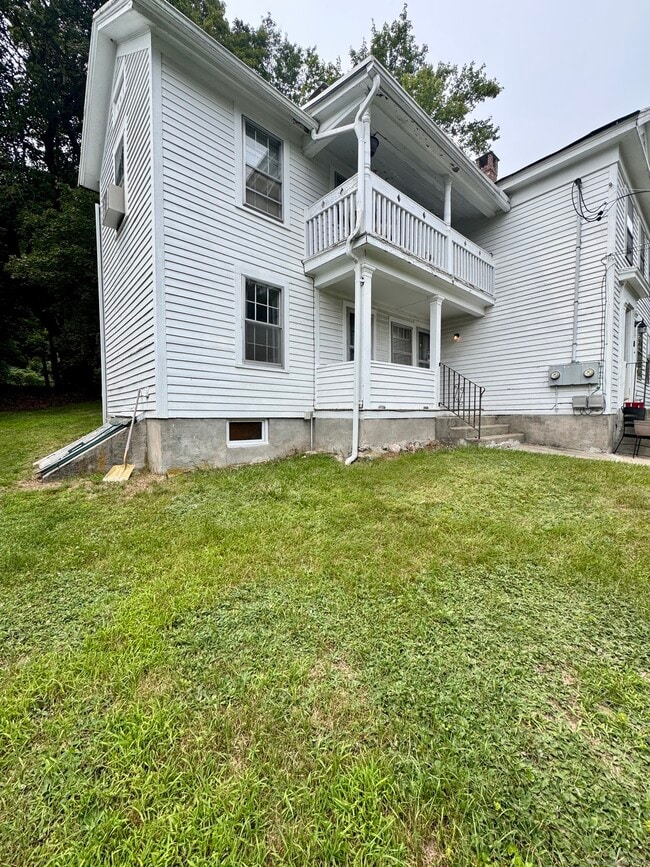 Building Photo - 111 Rockwell St