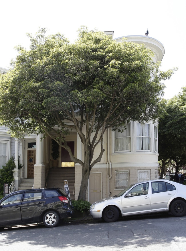 Building Photo - 2155 Scott St