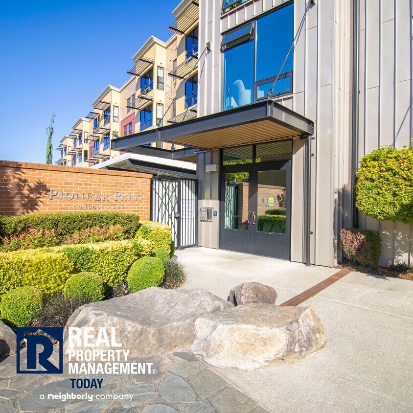 Primary Photo - Fully Furnished Pioneer Park Condo!