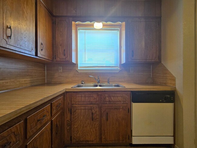 Building Photo - HOME FOR THE HOLIDAYS SPECIAL - AVAILABLE ...