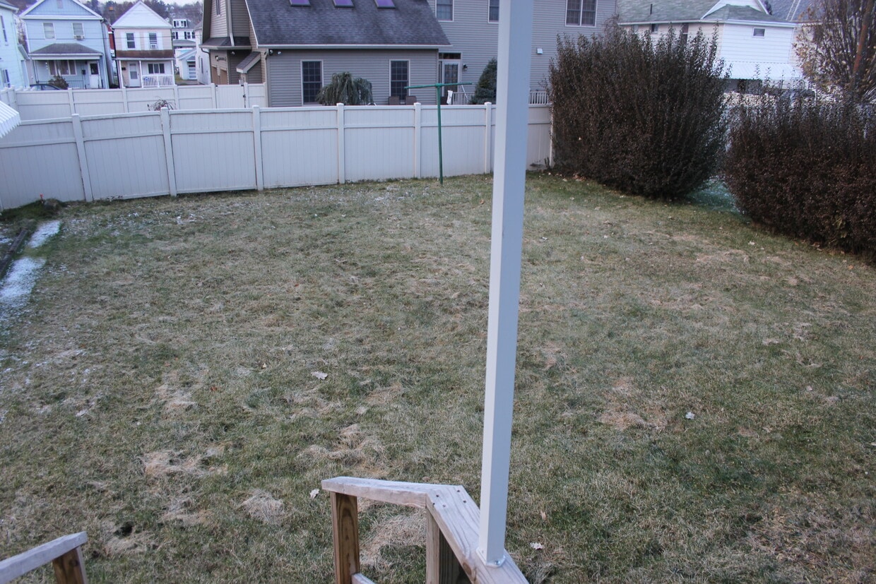 Rear Yard - 570 Fellows Ave