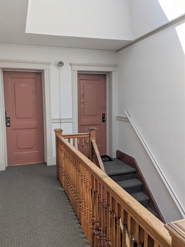 Building Photo - 15 Craigie St