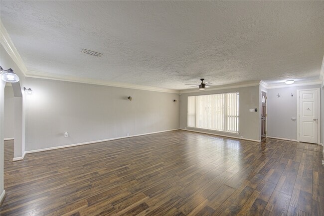 Building Photo - 1719 Bowline Rd