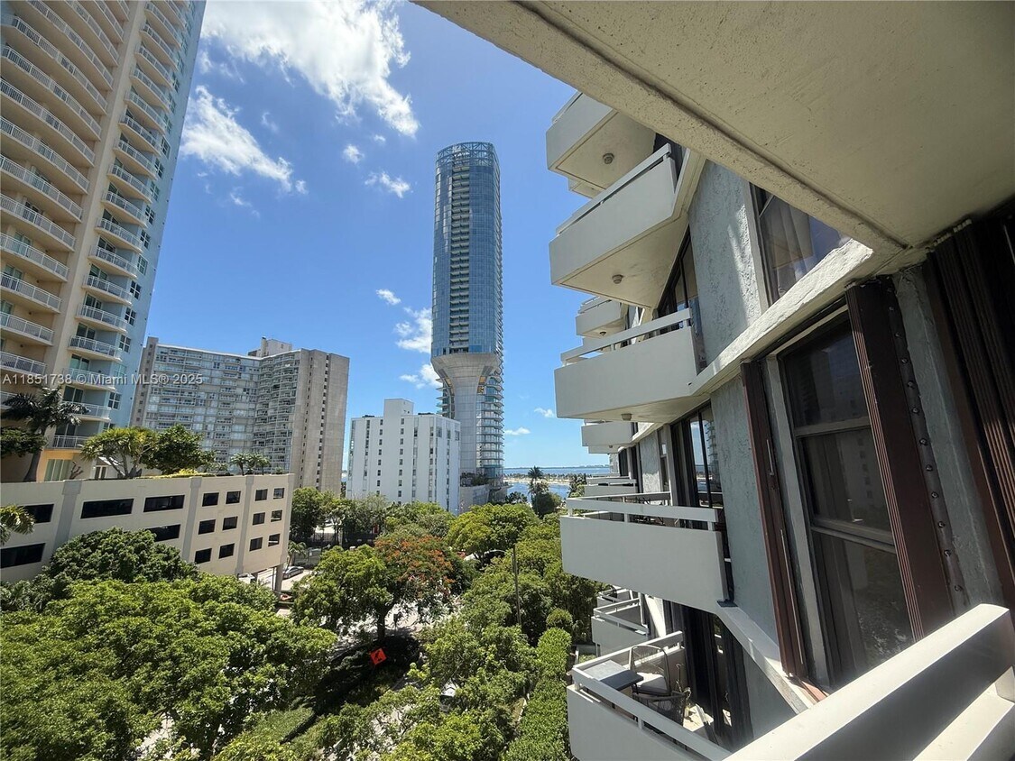 Foto principal - 2501 Brickell Ave