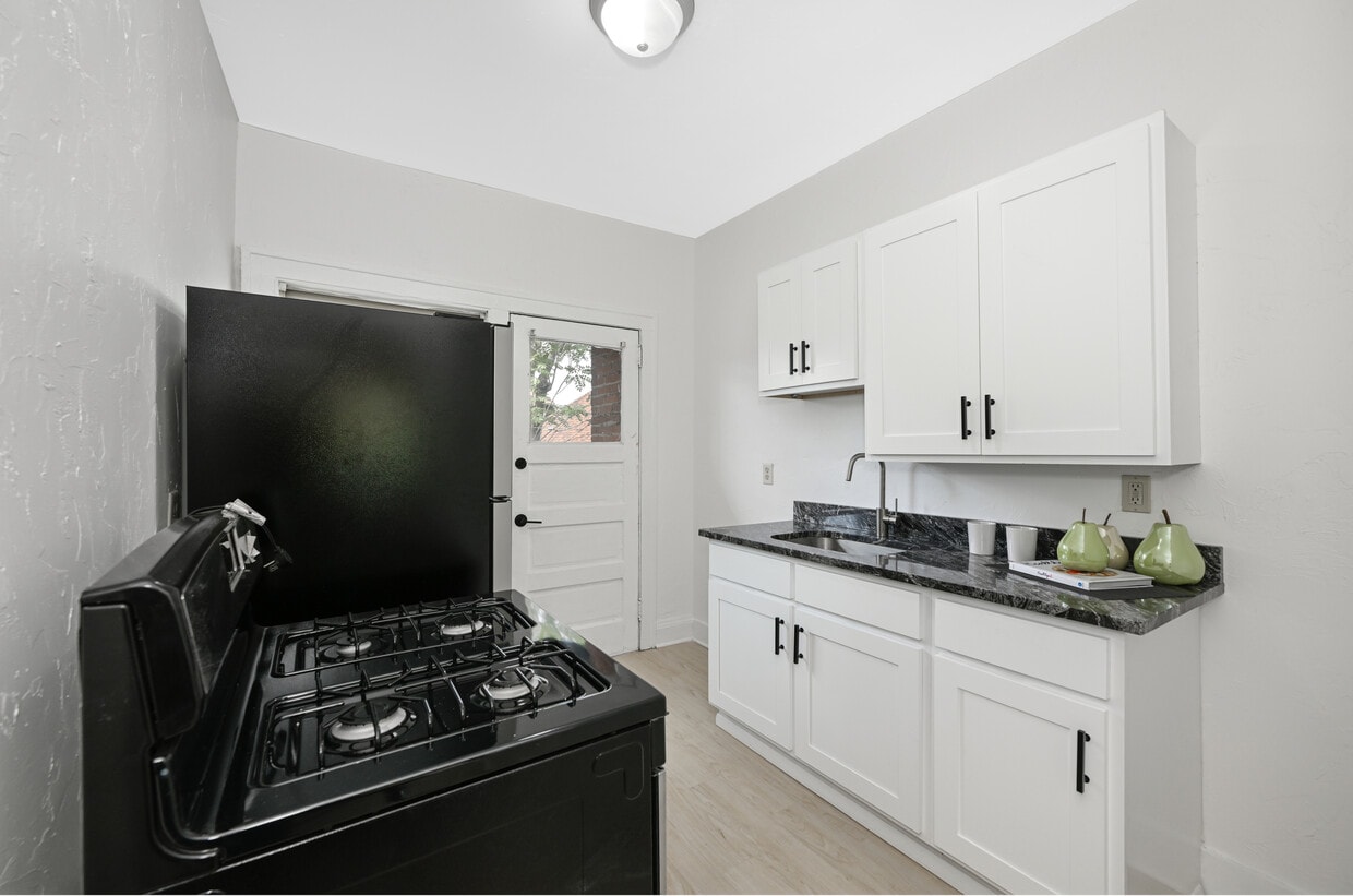 The Superior 40 1414814152 Superior Rd Cleveland Heights, OH