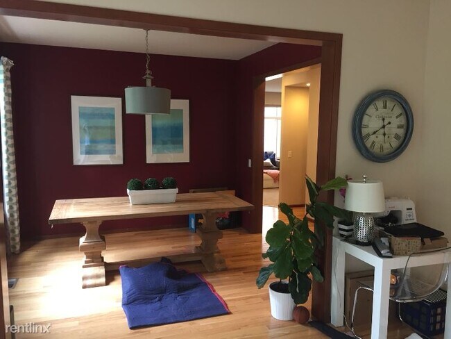 Building Photo - 3 br, 2.5 bath House - 5921 SE 2nd Ct