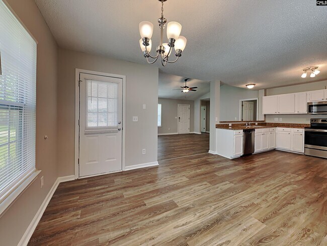 Building Photo - 38 Coachmen Ct