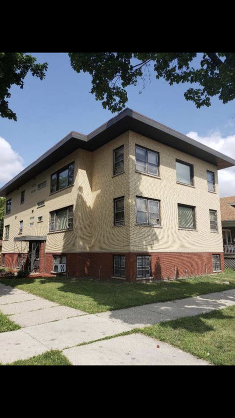 2900 W 66th St Unit Basement, Chicago, IL 60629  