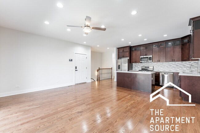 Photo - 3329 N Avers Ave Apartment