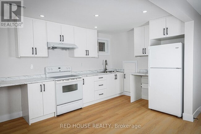 Photo du bâtiment - 323 Huntsmill Blvd