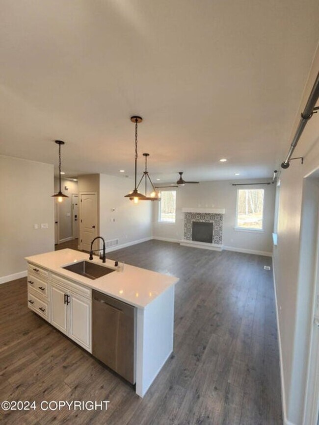 Foto del edificio - 6585 Beverly Hills Cir