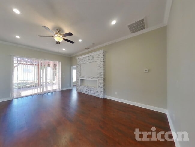 Building Photo - 15206 Markham Dr
