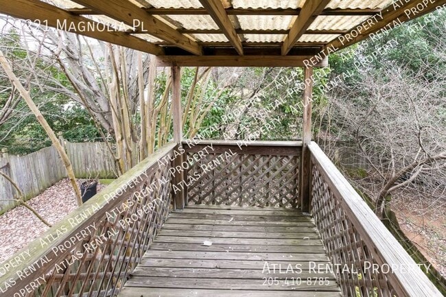 Building Photo - 1221 Magnolia Pl