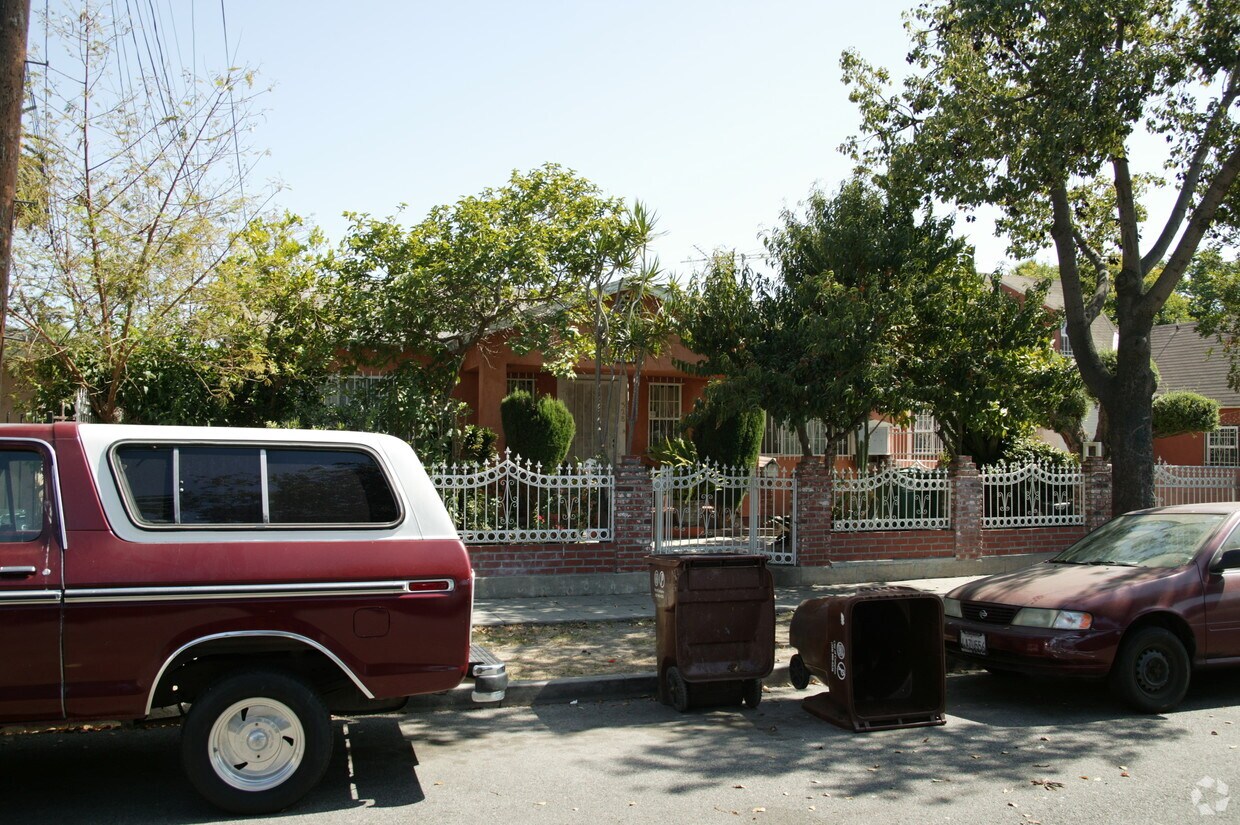 Foto del edificio - 328 W Laurel St