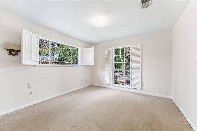 Building Photo - 9402 Brig O Doon Cir