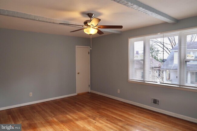 Building Photo - 4108 Lasalle Ave