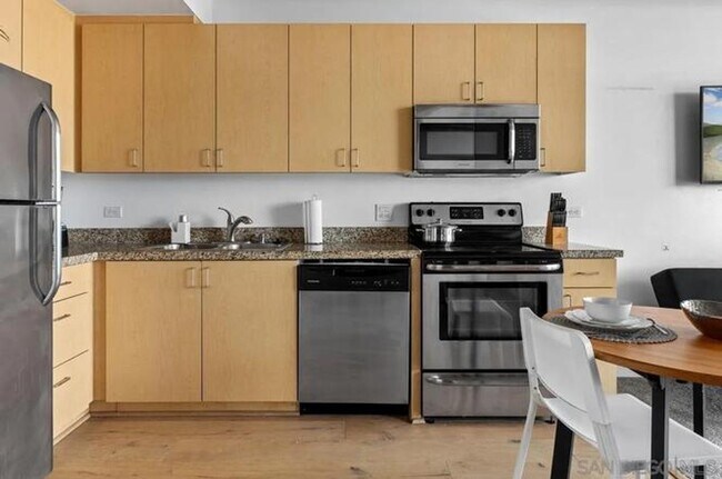 Foto del edificio - 1080 Park Blvd