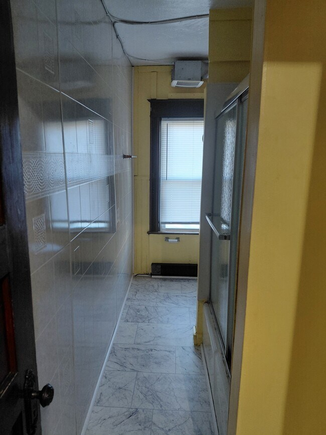 Foto del edificio - 617 N James St
