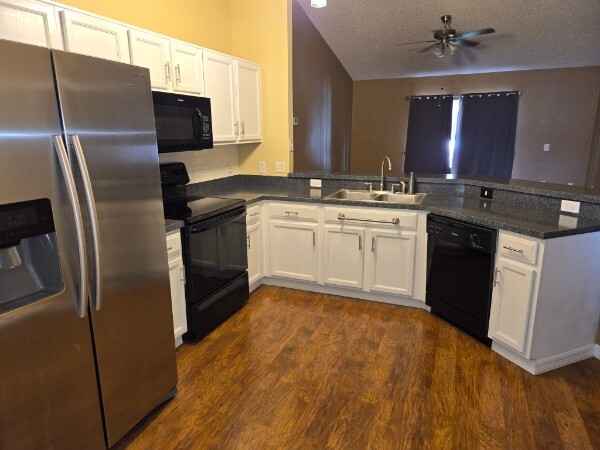 Building Photo - 2631 Winchester Cir