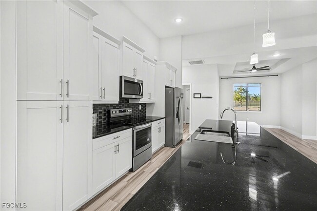 Foto del edificio - 239 SE 11th Terrace