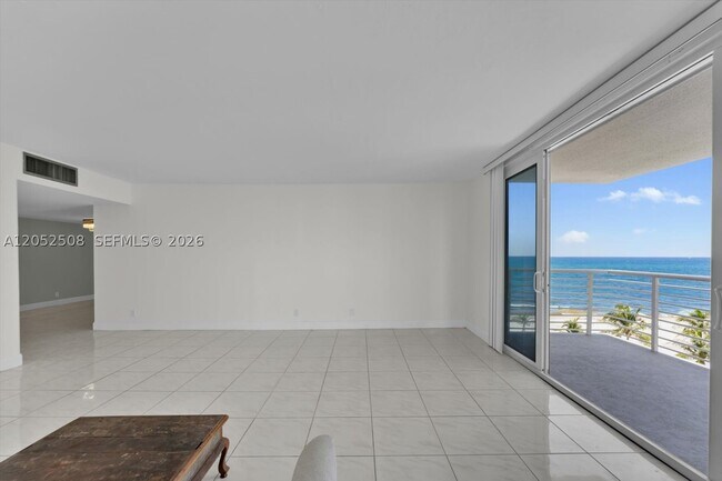 Foto del edificio - 812 Briny Ave