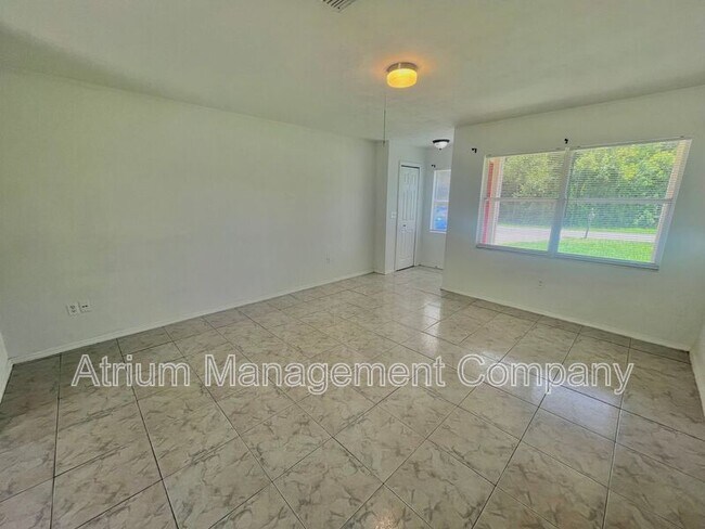 Foto del edificio - 1500 Coronet Dr