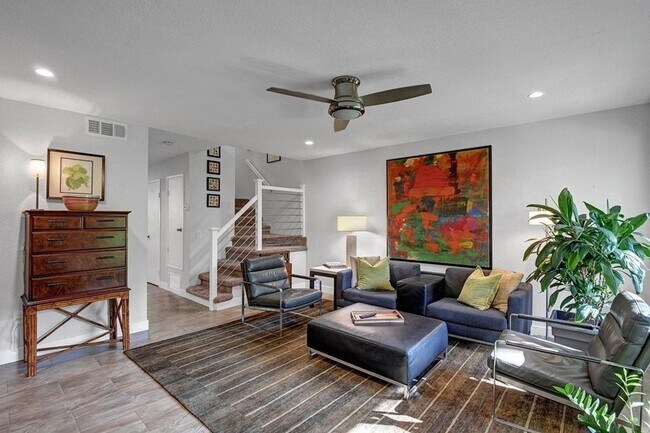 Building Photo - 'Casa de Oro' in Little Tuscany, Long Term...