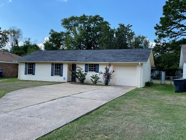 Building Photo - Updated West Shreveport Home