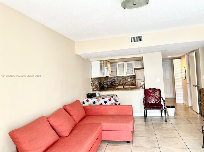 Building Photo - 800 SW 104th Ct