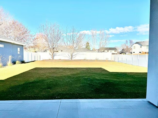 Building Photo - 12100 W Hollandale Dr