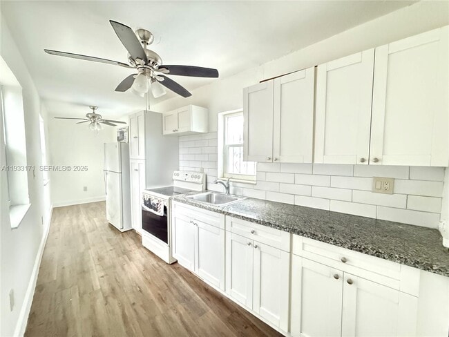 Building Photo - 761 SW 73rd Ct