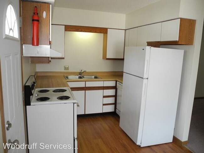 Foto del edificio - 830 E College St