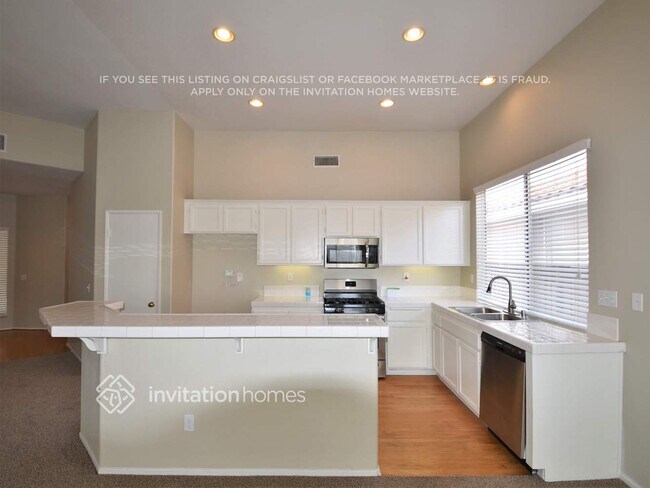 Foto del edificio - 13692 Basswood Dr